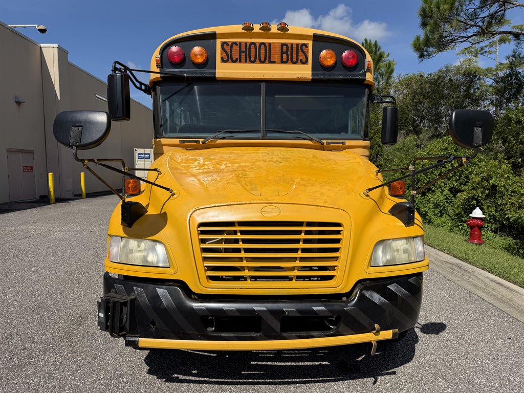 2013 Blue Bird Bb Conventional - $9,999