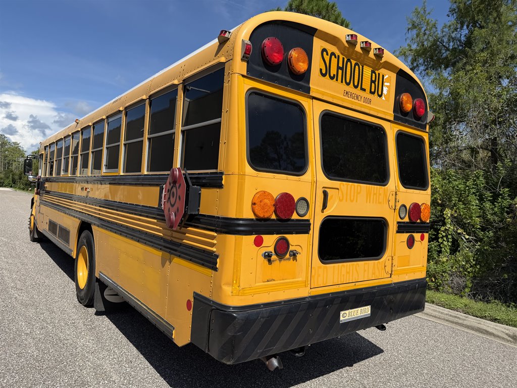 2013 Blue Bird Bb Conventional - $9,999