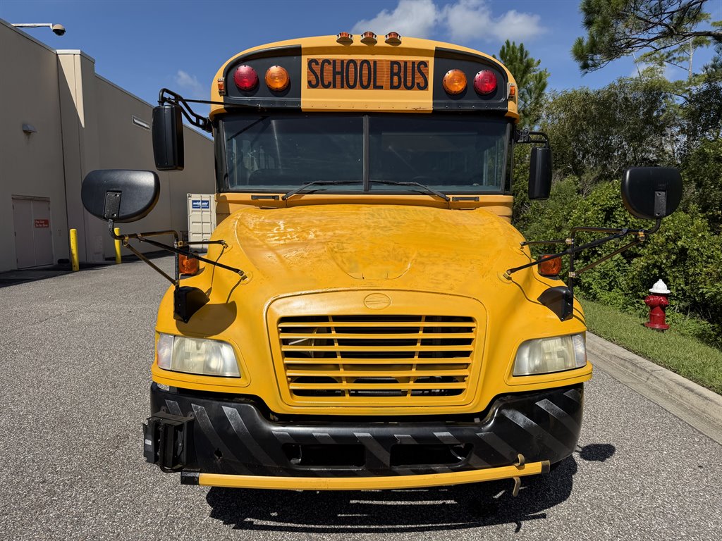 2013 Blue Bird Bb Conventional - $9,999