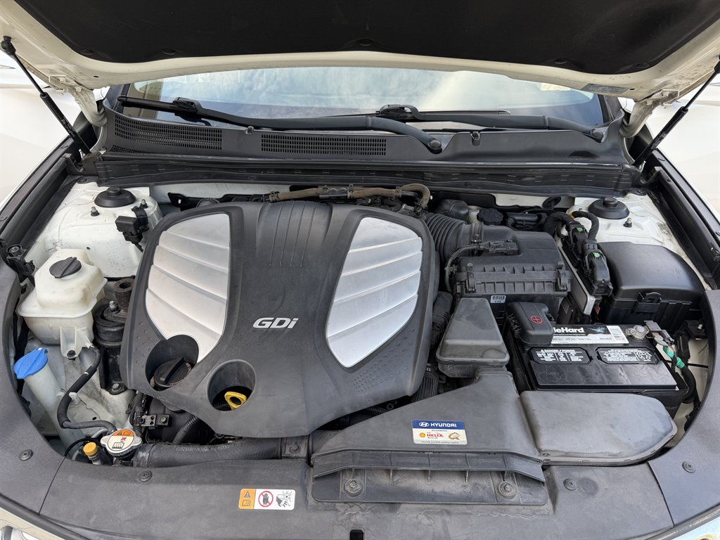 2013 Hyundai Azera - $6,699