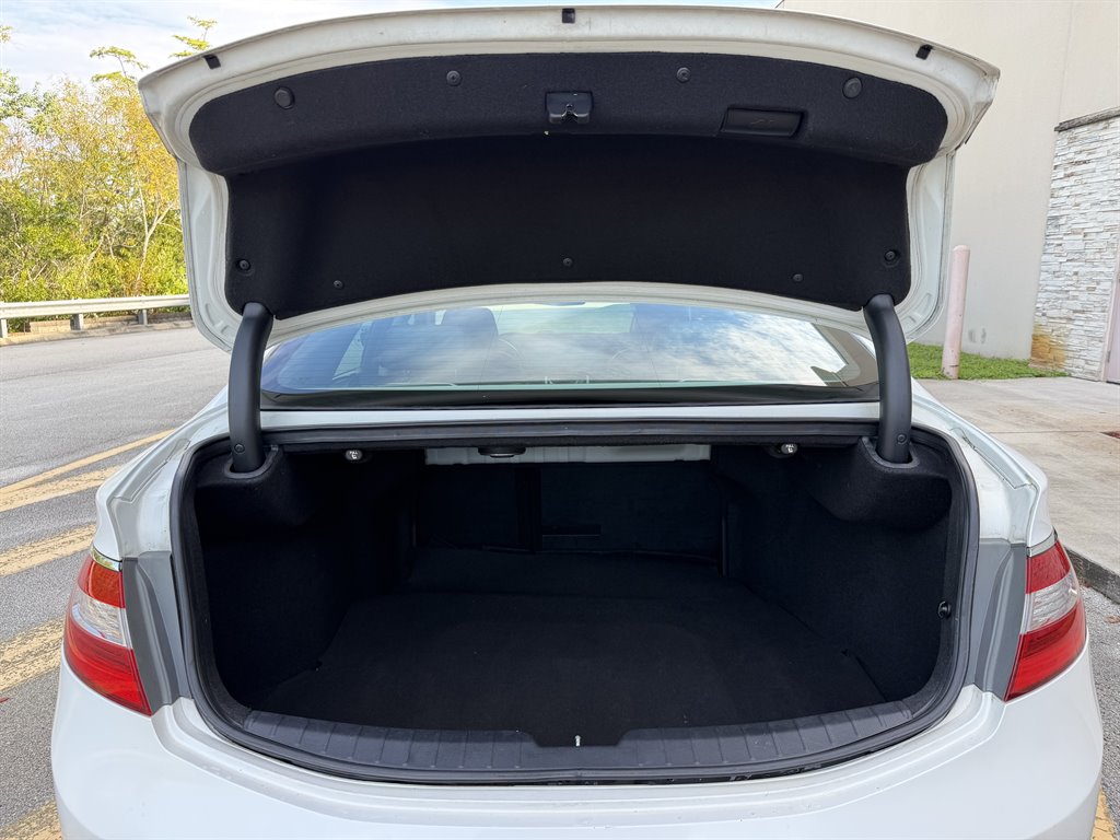 2013 Hyundai Azera - $6,699