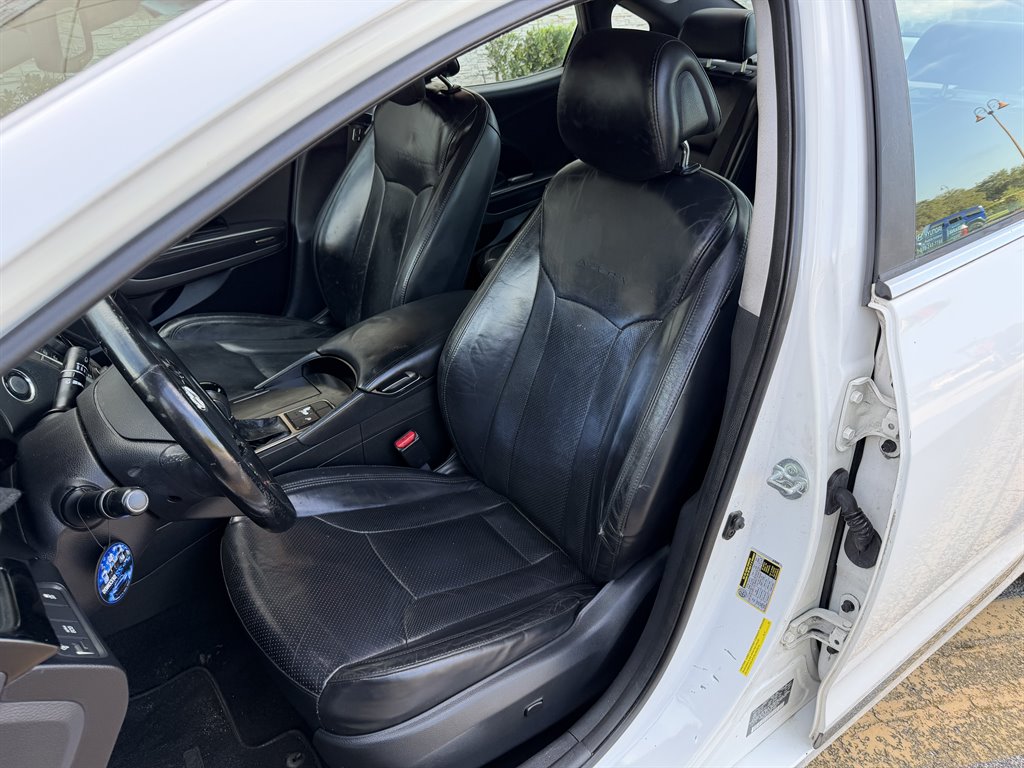 2013 Hyundai Azera - $6,699