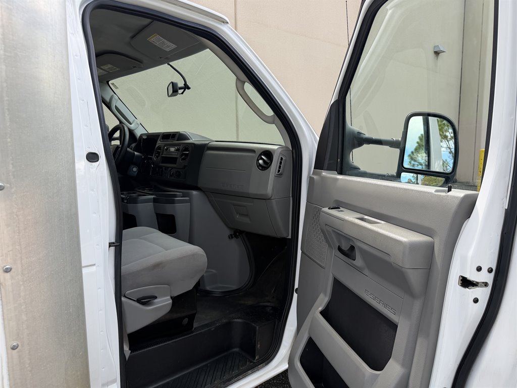 2022 Ford E-350 - $12,999