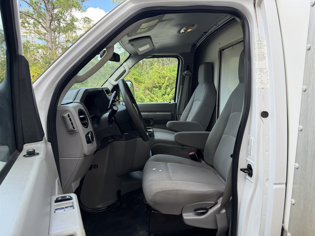 2022 Ford E-350 - $12,999