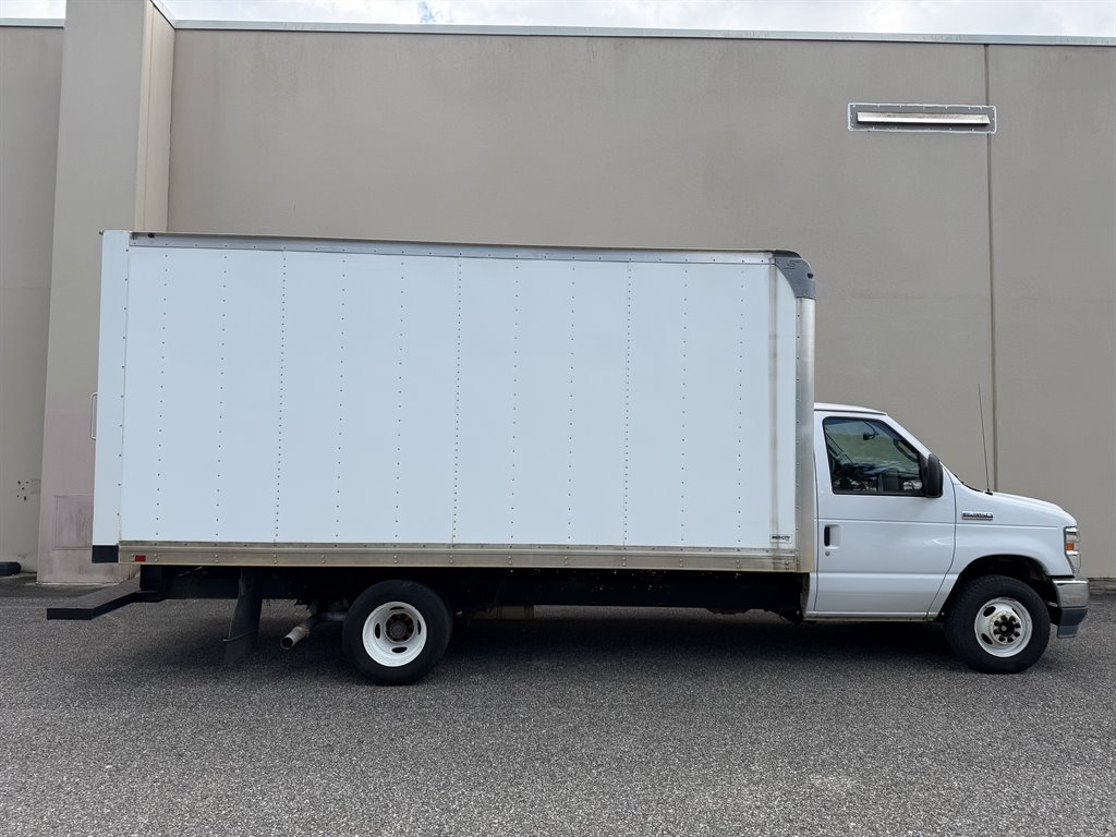 2022 Ford E-350 - $12,999
