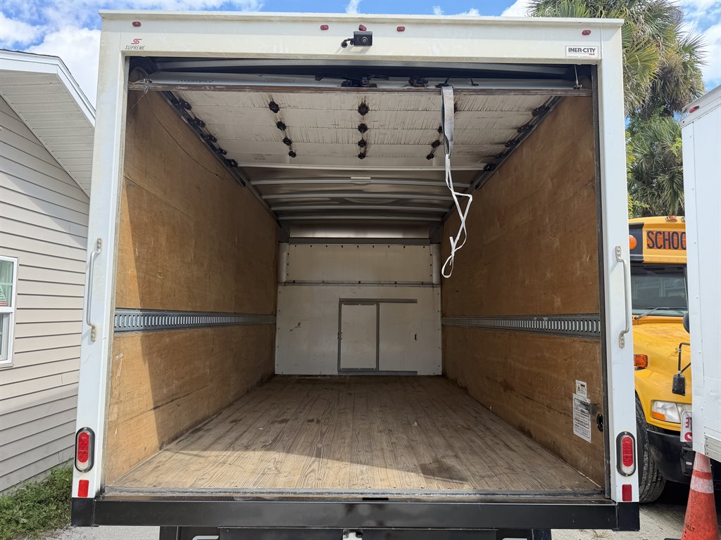 2022 Ford E-350 - $12,999