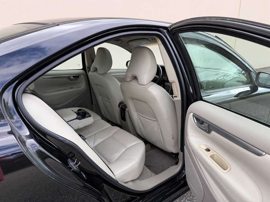 2009 Volvo S60 - $5,999