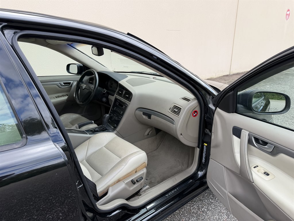 2009 Volvo S60 - $5,999