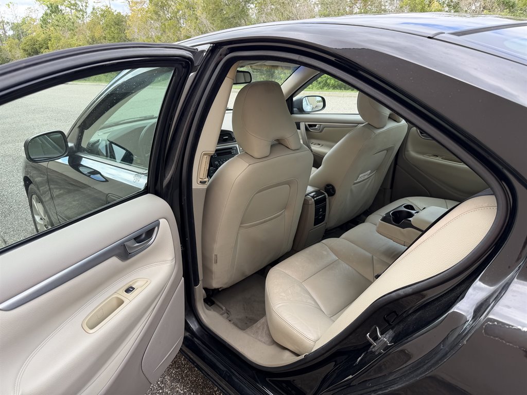 2009 Volvo S60 - $5,999