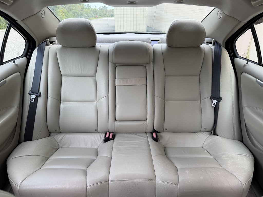 2009 Volvo S60 - $5,999
