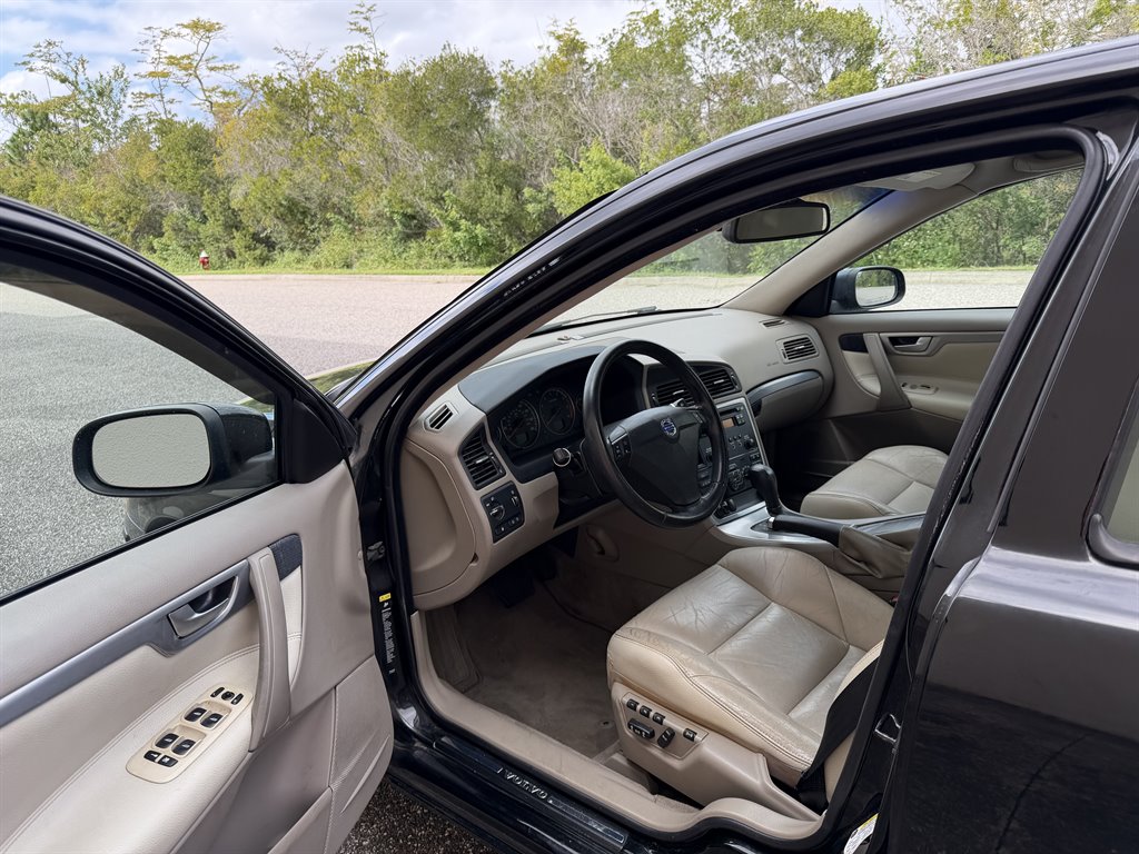 2009 Volvo S60 - $5,999