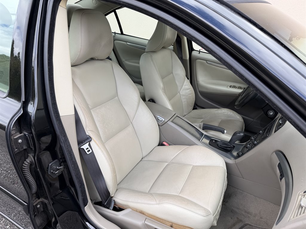 2009 Volvo S60 - $5,999