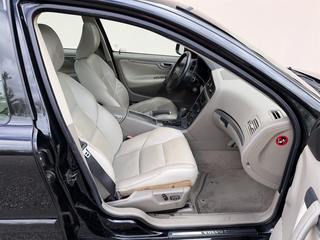 2009 Volvo S60 - $5,999