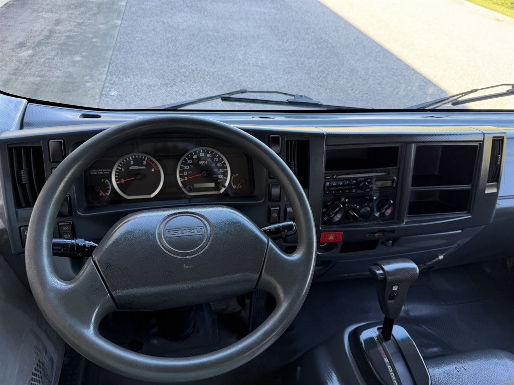 2013 Isuzu Npr/npr-hd - $10,999