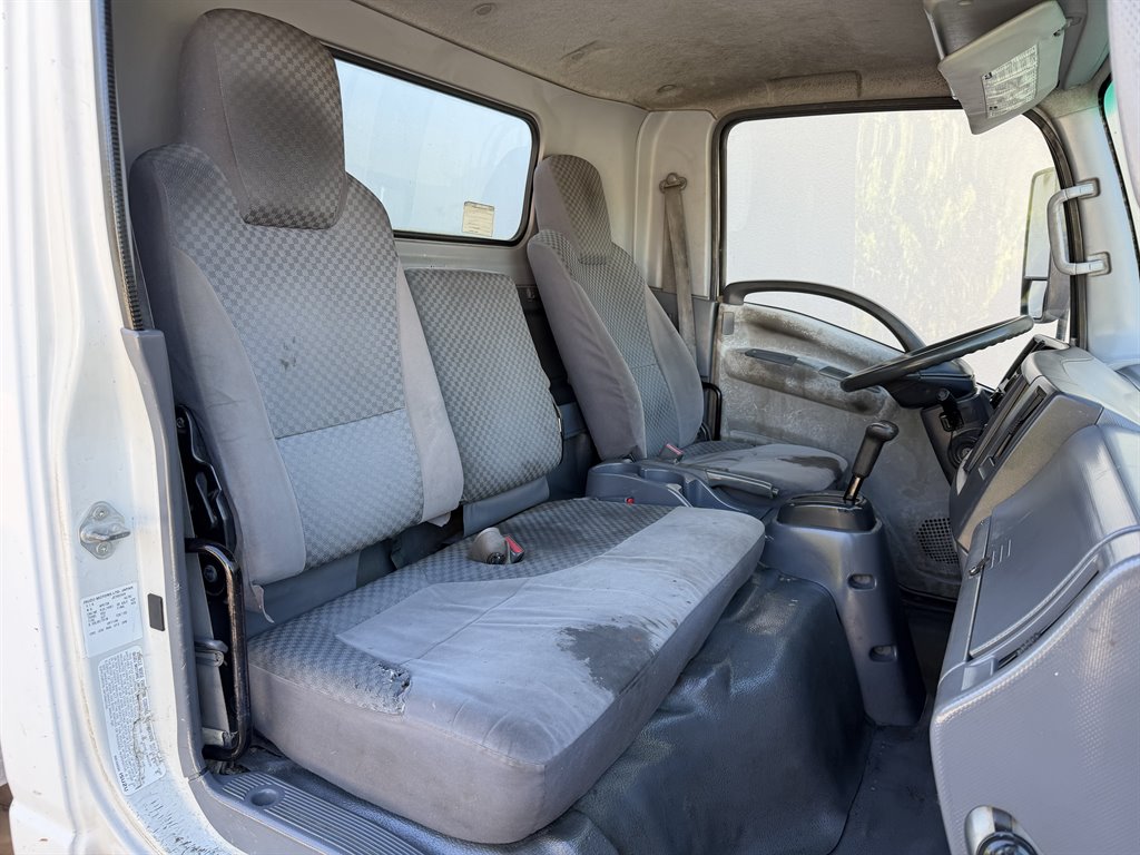 2013 Isuzu Npr/npr-hd - $10,999