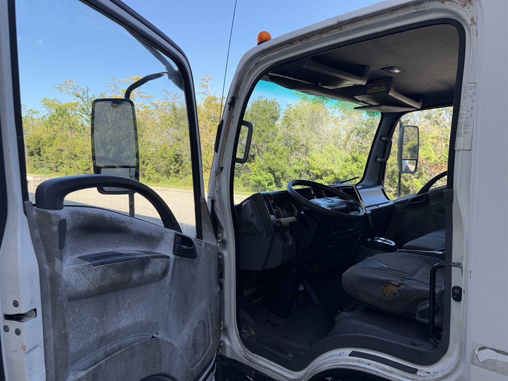 2013 Isuzu Npr/npr-hd - $10,999