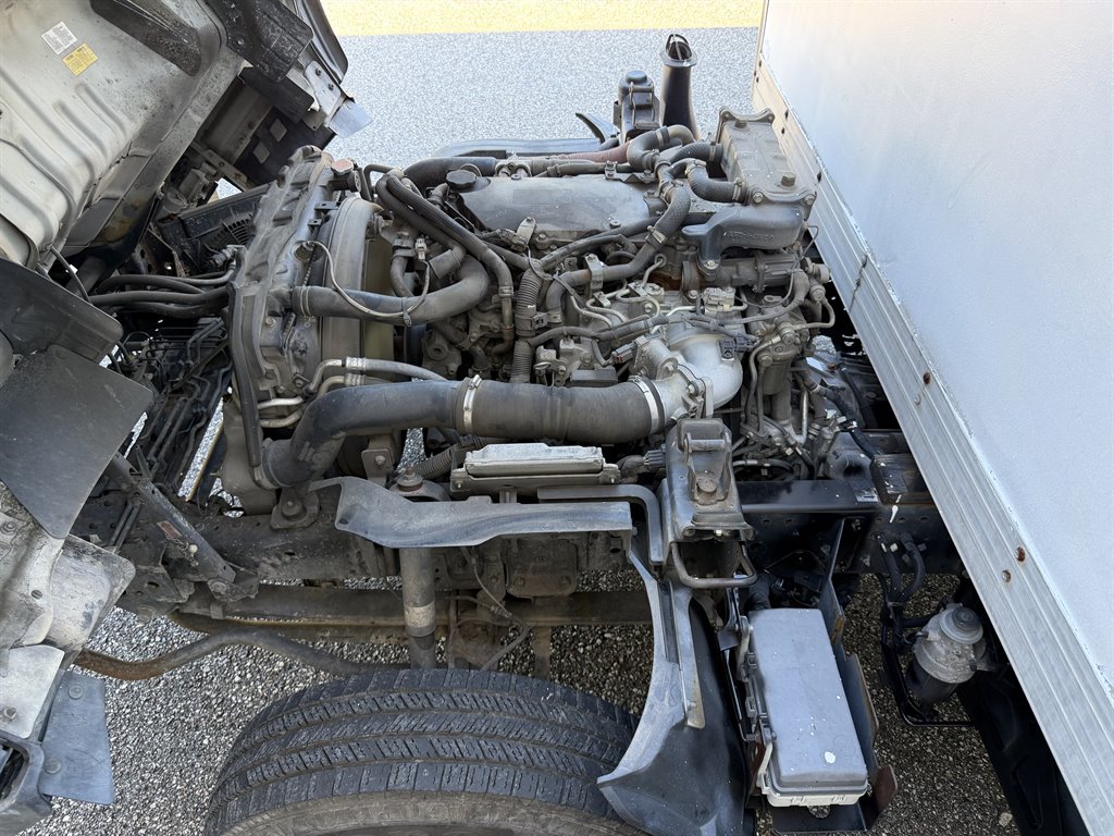 2013 Isuzu Npr/npr-hd - $10,999
