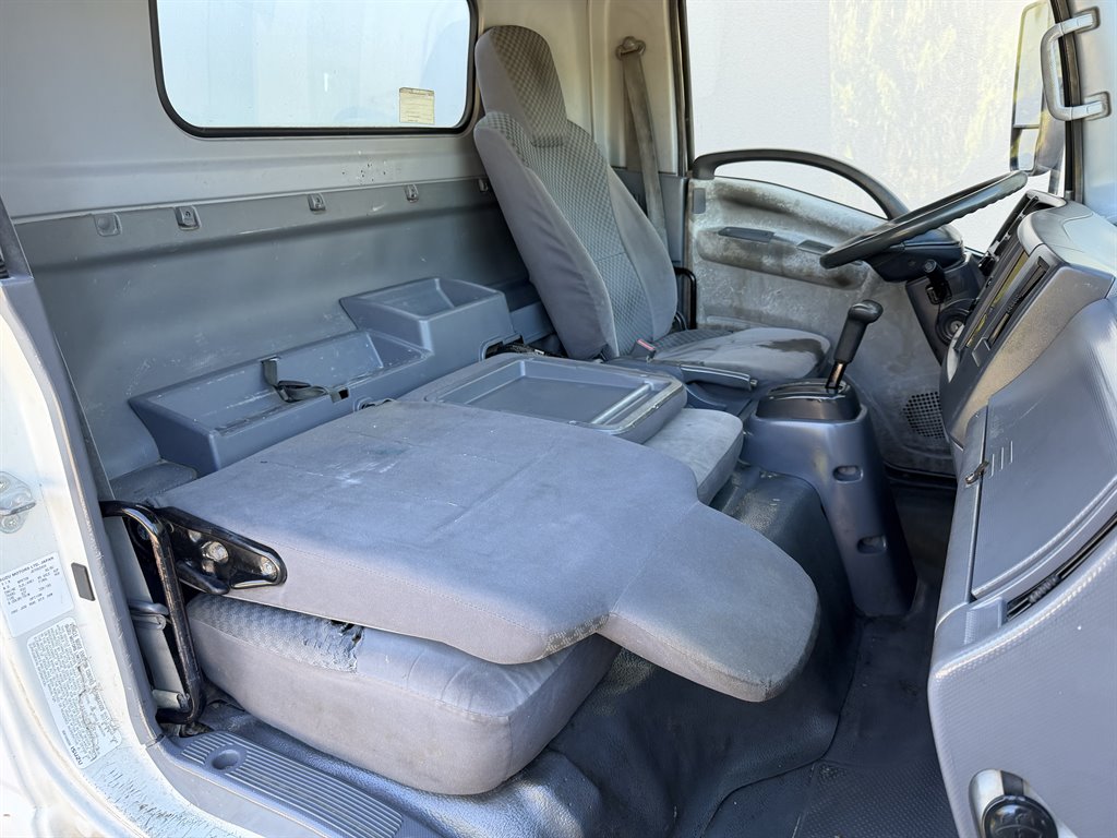 2013 Isuzu Npr/npr-hd - $10,999