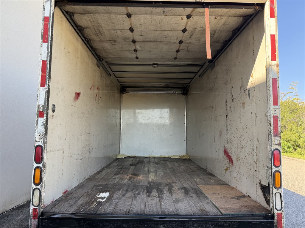 2013 Isuzu Npr/npr-hd - $10,999