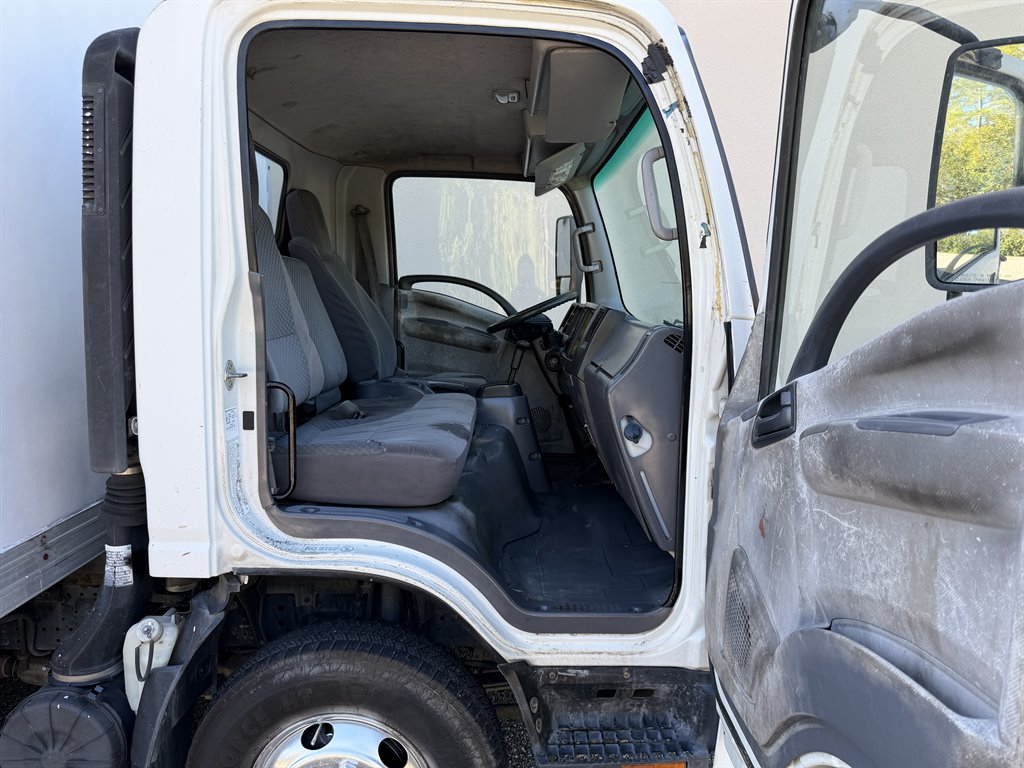 2013 Isuzu Npr/npr-hd - $10,999