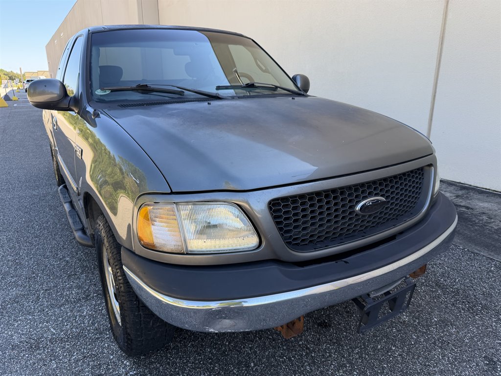 2002 Ford F-150 - $3,199
