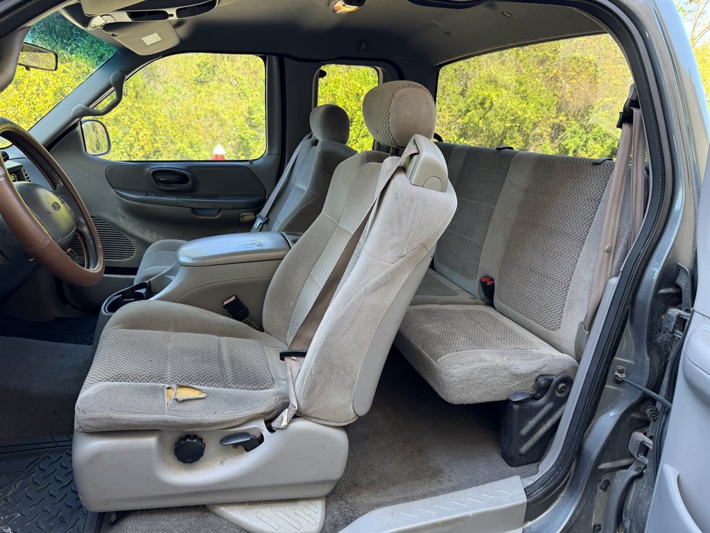 2002 Ford F-150 - $3,199