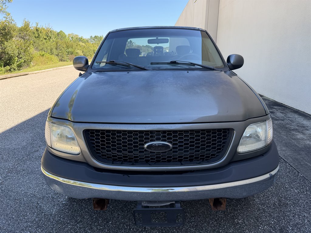 2002 Ford F-150 - $3,199