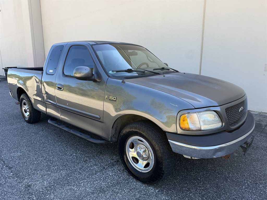 2002 Ford F-150 - $3,199