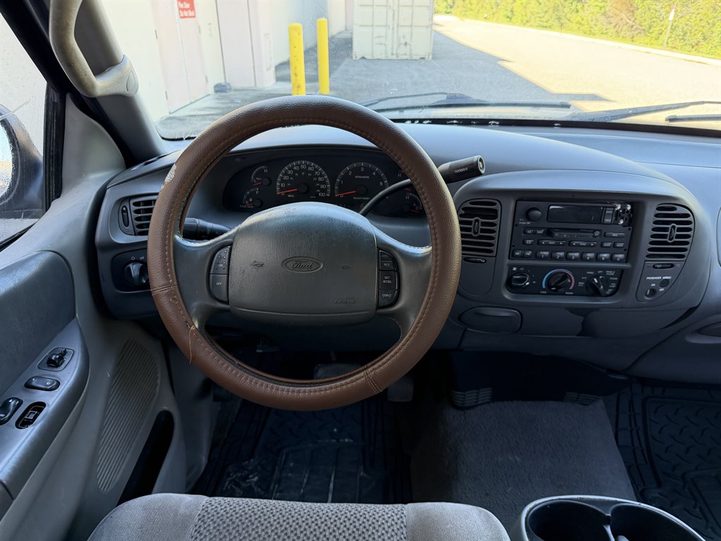 2002 Ford F-150 - $3,199