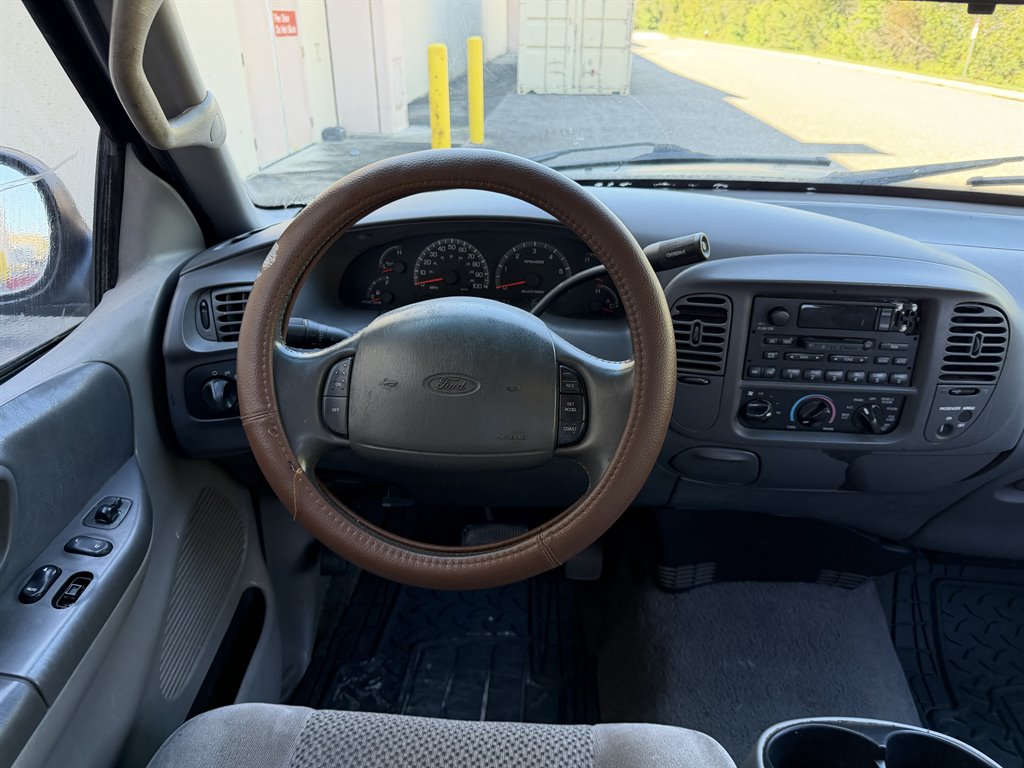 2002 Ford F-150 - $3,199
