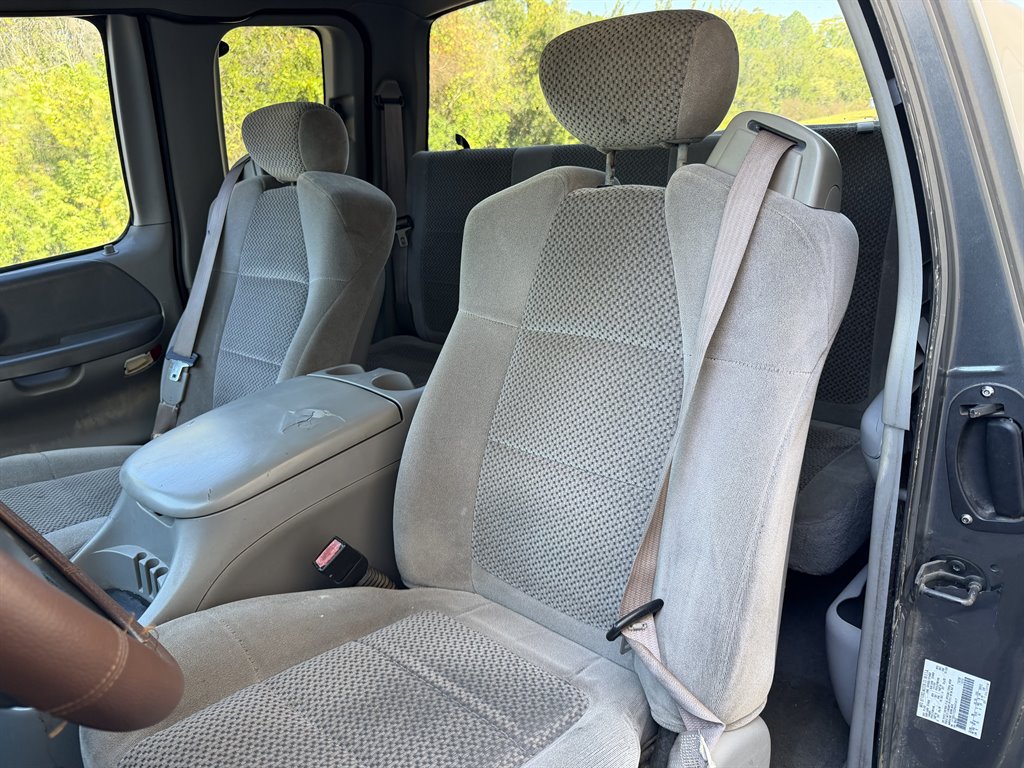 2002 Ford F-150 - $3,199