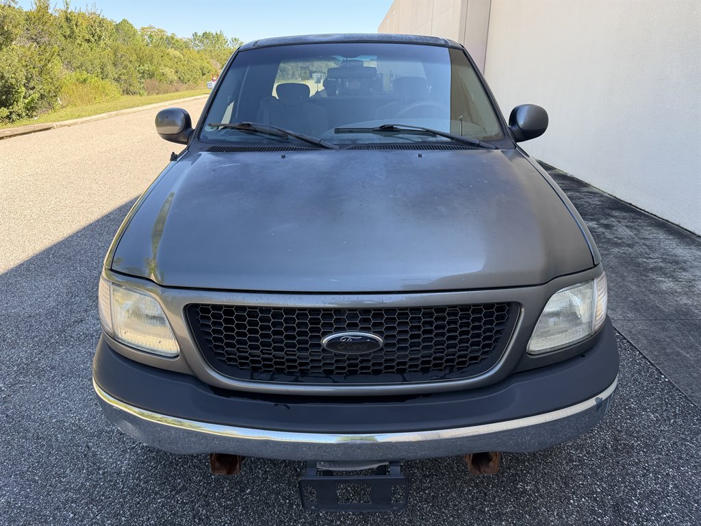 2002 Ford F-150 - $3,199