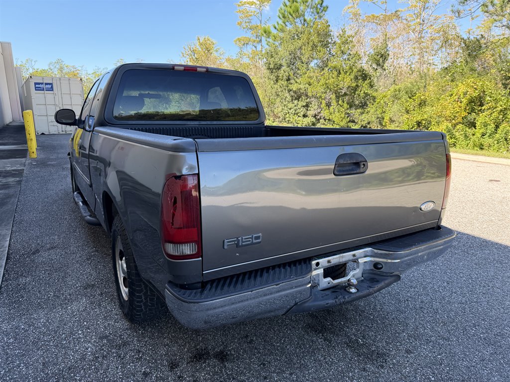 2002 Ford F-150 - $3,199