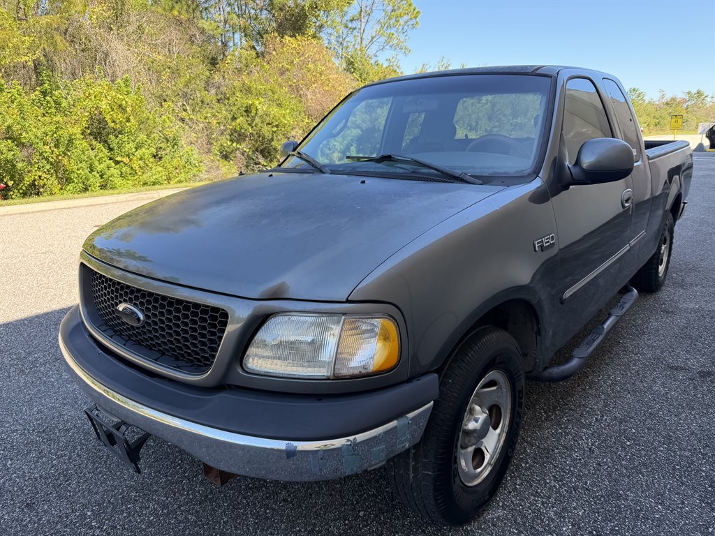 2002 Ford F-150 - $3,199