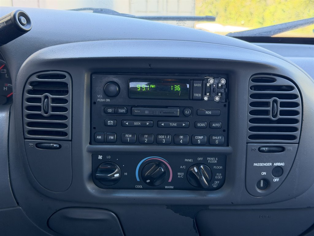 2002 Ford F-150 - $3,199