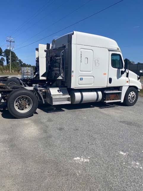 2016 Freightliner Cascadia - $6,259