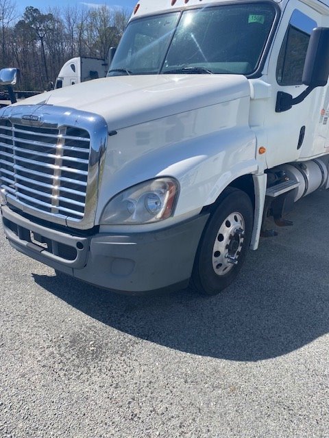 2016 Freightliner Cascadia - $6,259