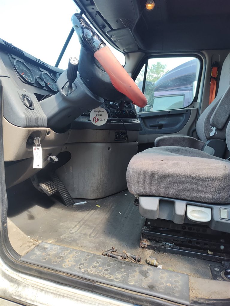 2019 Freightliner Cascadia - $6,259