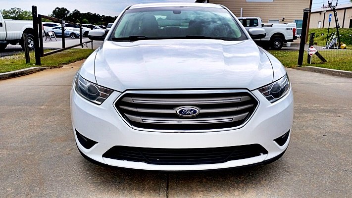 2014 Ford Taurus SEL photo