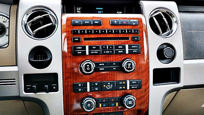 2010 Ford F-150 XLT photo
