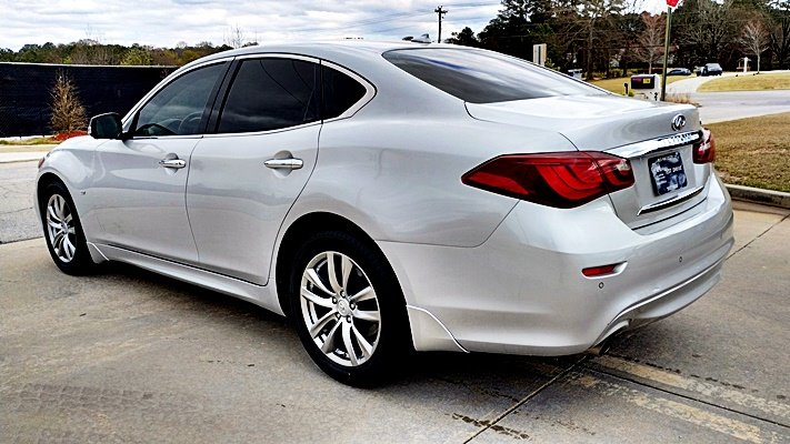 2016 Infiniti Q70 3.7 photo