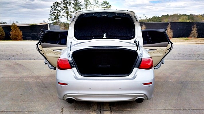 2016 Infiniti Q70 3.7 photo