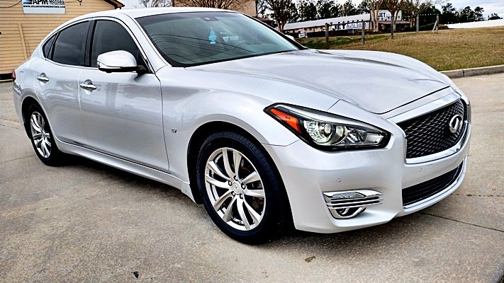 2016 Infiniti Q70 3.7 photo