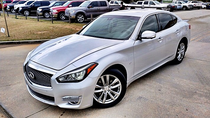 2016 Infiniti Q70 3.7 photo