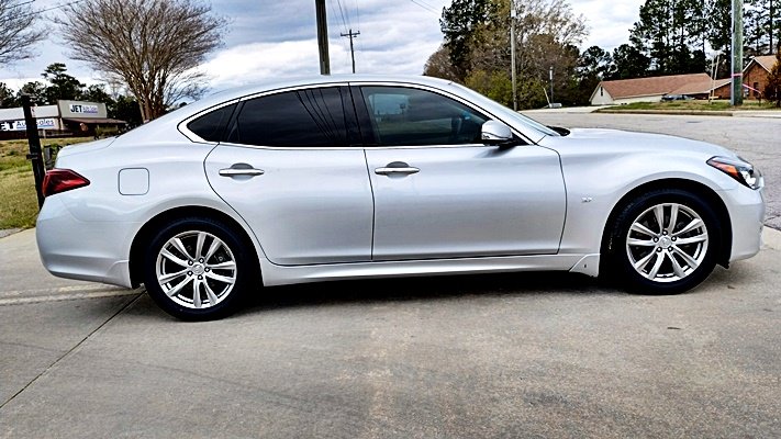 2016 Infiniti Q70 3.7 photo