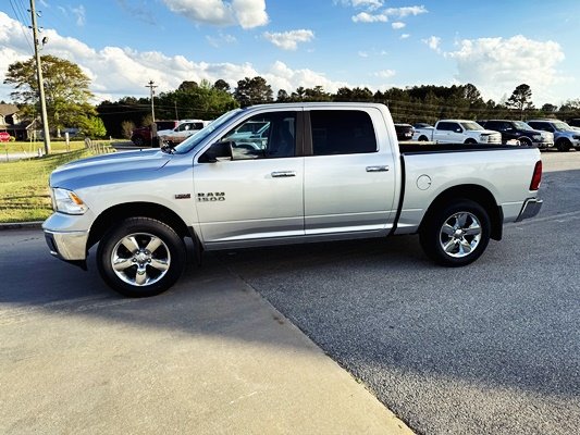 2018 RAM 1500 SLT photo