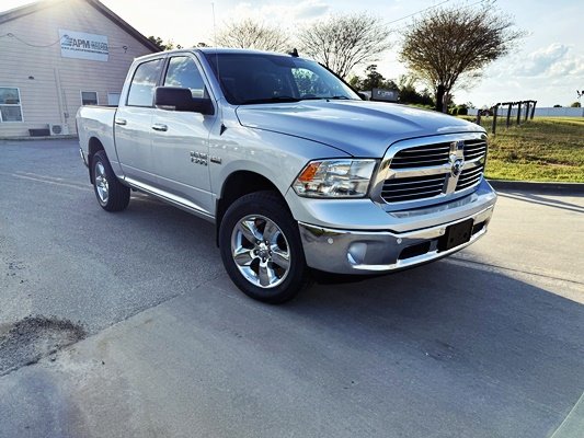 2018 RAM 1500 SLT photo