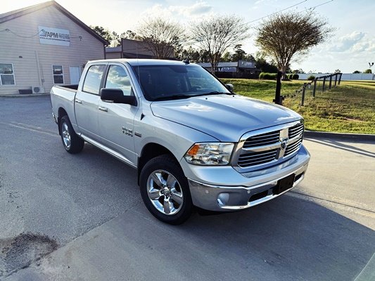 2018 RAM 1500 SLT photo