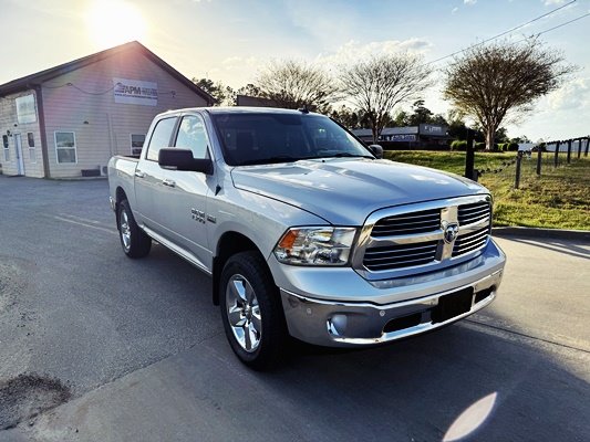 2018 RAM 1500 SLT photo
