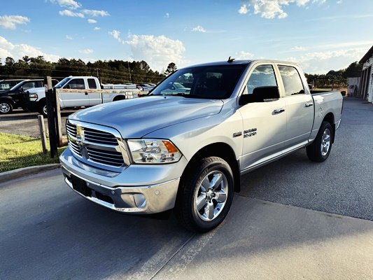2018 RAM 1500 SLT photo